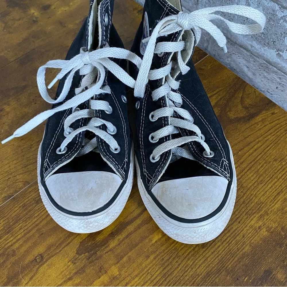Converse Kids Black High-Top Sneakers size 2